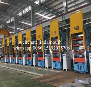 Rubber machine for making solid tyre