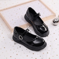 Chaussures de scène noires pour filles, semelle souple en caoutchouc pour l'extérieur, chaussures d'acrobatie QiaQia, tige en PU, semelle antidérapante et résistante à l'usure