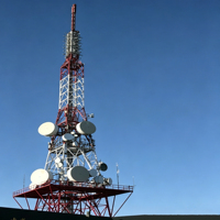 Tour de télécommunication en acier galvanisé Q235B certifiée ISO9001 de 20M 30M pour station de base sans fil