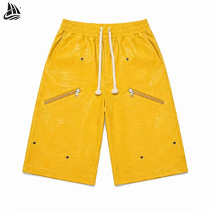 Shorts en similicuir <span class=keywords><strong>jaune</strong></span> moutarde personnalisables pour <span class=keywords><strong>homme</strong></span>, effet croco, avec poches zippées et taille élastique, style streetwear - Product Image 1