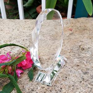 Mini trofeos de cristal personalizados para niños y medallas pequeñas de estilo de dibujos animados para competiciones de adolescentes de escuela primaria de jardín de infantes - Product Image 4