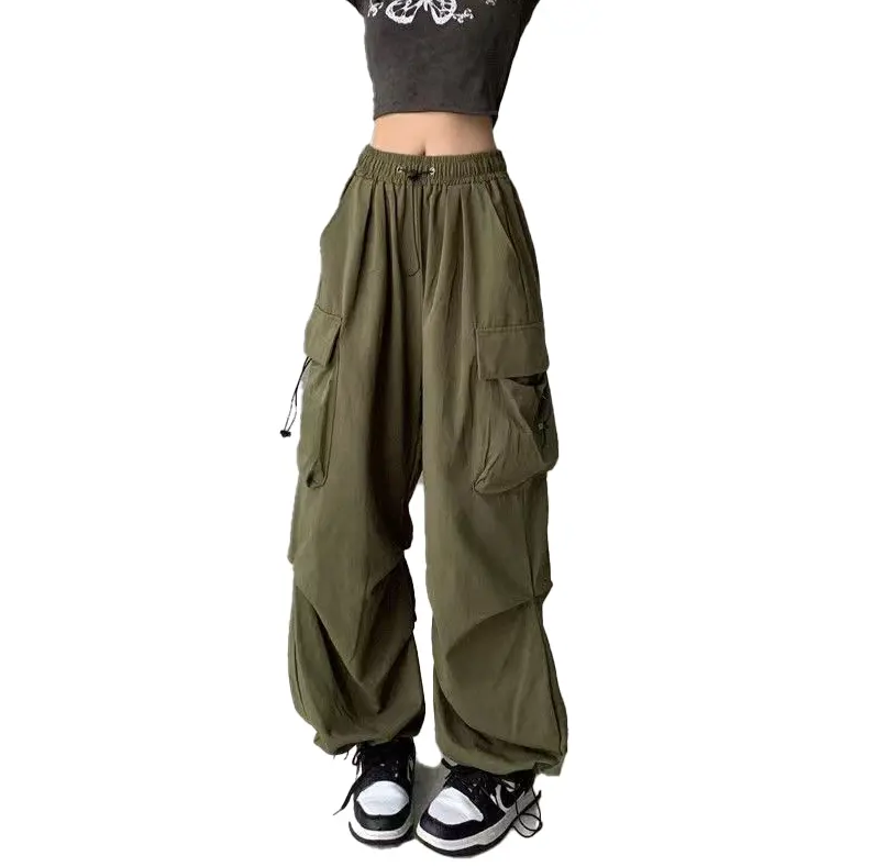 Y2K أزياء أنيقة خضراء للركض أسفل الشارع ملابس رياضية للنساء المظلة بنطال رياضي منخفض الخصر للسيدات بنطال كارجو