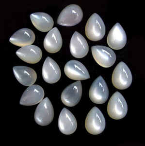 Natürlicher weißer Mondstein Birnen form Flacher Rücken Lose Cabochon Edelstein für Schmuck herstellung Alle Größen verfügbar Großhandel Cabochons - Product Image 1
