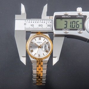 Vente en gros d'usine, nouvelle conception, montres personnalisées avec votre propre logo, montres de luxe pour femmes, couleur or, montre fine pour femmes - Product Image 3