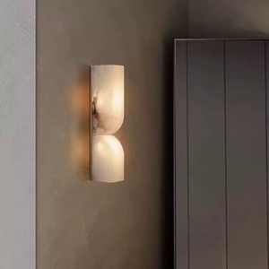 โคมไฟติดผนังอลาบาสเตอร์สไตล์มินิมอลลิสต์สร้างสรรค์ไฟ LED หินอ่อนทำจากทองเหลืองในร่มสำหรับตกแต่งโรงแรมข้างเตียงห้องนั่งเล่นห้องอาหารและทางเดิน - Product Image 3