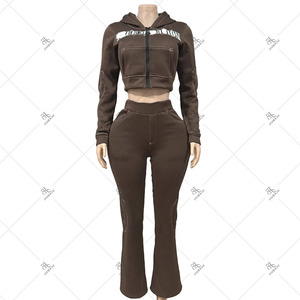 ชุดเซ็ตเสื้อสเวตเชิ้ตและกางเกงสไตล์สปอร์ตปักลายลำลองแนวอเมริกันเรโทรสุดฮิตสำหรับสาวๆ - Product Image 2