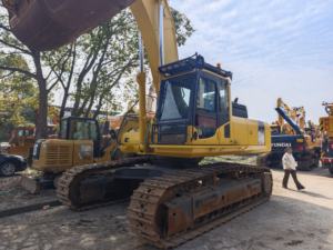 Excavatrice d'occasion de 45 tonnes Komatsu Pc450 Engins de terrassement Pelleteuse sur chenilles Pc450 d'occasion en vente - Product Image 6