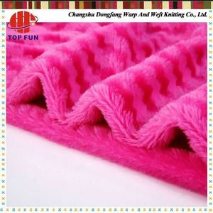 Usine personnalisé de haute qualité à poils bas tissu en <span class=keywords><strong>peluche</strong></span> 3D Plaid Jacquard fausse fourrure de lapin tissu en <span class=keywords><strong>peluche</strong></span> de couleur unie pour les vêtements - Product Image 6