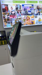 Киоск для аренды смарт-пауэрбанков на 12 слотов с POS-терминалом - Коммерческая станция общего пользования для зарядки в общественных местах с высокой проходимостью - Product Image 3