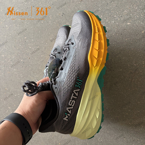 Zapatos Deportivos de Caña Alta para Niños en Liquidación con Pedido de Muestra Disponible para Venta al por Mayor - Product Image 1