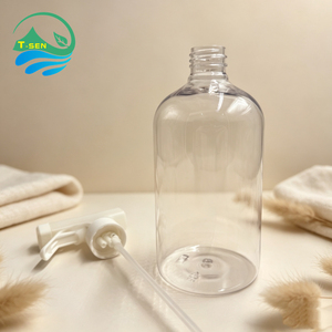 Bouteille vide <span class=keywords><strong>en</strong></span> plastique transparente de 24 oz (500 ml) avec pulvérisateur à gâchette pour détergent liquide - Product Image 2