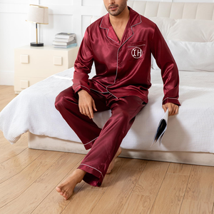Ensembles de pyjamas en satin de soie ODM OEM pour <span class=keywords><strong>homme</strong></span>, <span class=keywords><strong>chemise</strong></span> à manches longues <span class=keywords><strong>et</strong></span> <span class=keywords><strong>pantalon</strong></span>, ensemble 2 pièces, vêtements de détente doux, respirants <span class=keywords><strong>et</strong></span> lisses avec poche - Product Image 2