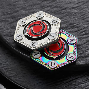 Monedas hexagonales giratorias de aleación de zinc con impresión UV a todo color, logotipo esmaltado, números personalizados, moneda de desafío de metal. - Product Image 5