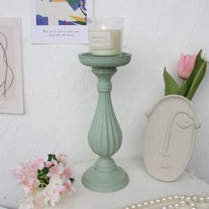 最受欢迎的2023白色仿古木制柱架烛台木制底座烛台 - Product Image 3