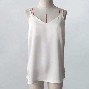 Débardeur en satin personnalisé pour femme, couleur unie, col en V, fin et léger, idéal pour l'été - Product Image 3