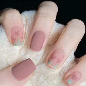 24 faux ongles en plastique, style tulipe, motif cœur, courts, prêts à poser, amovibles, finition soignée - Product Image 1