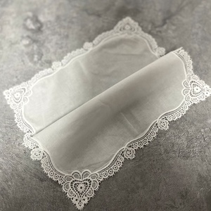 KY001 <span class=keywords><strong>Pañuelos</strong></span> <span class=keywords><strong>de</strong></span> encaje <span class=keywords><strong>de</strong></span> algodón blanco <span class=keywords><strong>pañuelos</strong></span> <span class=keywords><strong>de</strong></span> <span class=keywords><strong>ganchillo</strong></span> para mujeres/damas regalo <span class=keywords><strong>de</strong></span> boda - Product Image 4