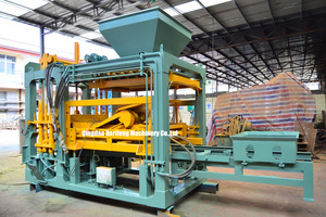 Macchina Automatica per Mattoni Qt6 15, Produzione di Mattoni Solidi e Forati da 6 Pollici in Cemento e Calcestruzzo, Macchina per Blocchi di Cemento Antichi - Product Image 4