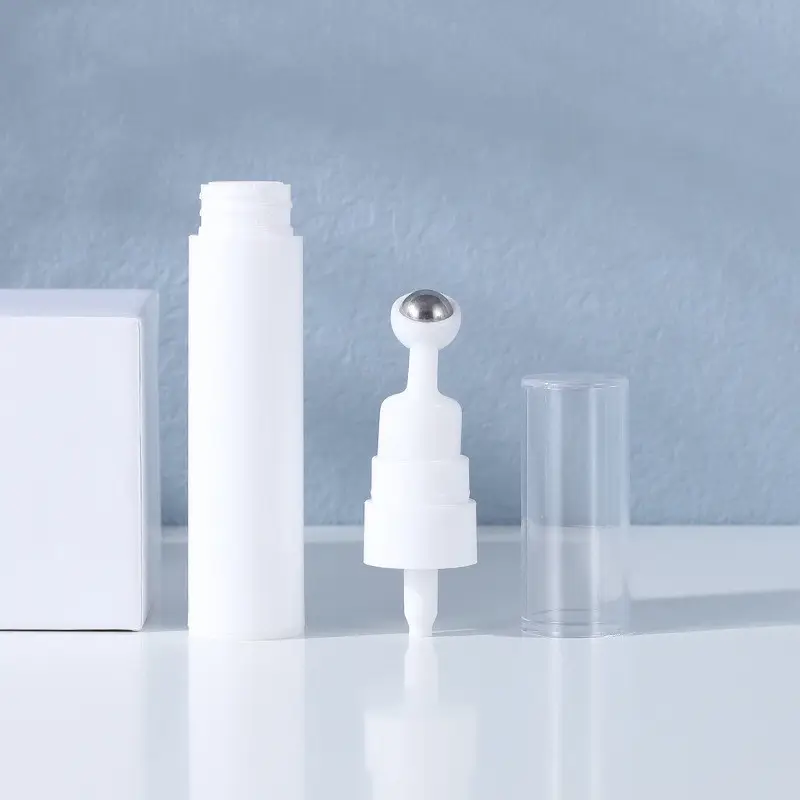 स्टॉक में लक्जरी आँख क्रीम Applicator 15ml रोल पर बोतल सार प्लास्टिक वायुहीन बोतल त्वचा की देखभाल के लिए पैकेजिंग