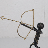 Sculpture d'art abstraite de tir à l'arc en bronze foncé et marbre, statue de tireur de luxe moderne, base en marbre, sculptée à la main, décoration de bureau