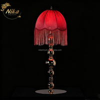Lampe de table NIKA Luxury Victorian Wedding, abat-jour en tissu blanc ivoire à franges, support en métal doré, pièce maîtresse lumineuse pour événements et fêtes