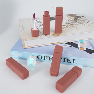 Brillo Labial Vegano de Alta Calidad y Alta Pigmentación, Múltiples Opciones de Colores, Resistente al Agua, Larga Duración, Marca Privada, Brillo Labial Personalizado - Product Image 4