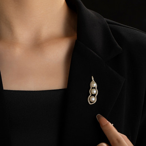 Muyu Peanut Shape Freshwater Pearl Brooch Zinc Alloy Women's Lapel Pin Party Fashion Accessory - Product Image 4