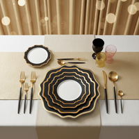 Assiettes à dîner en porcelaine festonnées avec bord doré, motif floral, service de vaisselle en céramique de style européen pour mariage, fête, restaurant, hôtel
