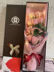 Nouvelle boîte cadeau lumineuse pour la Saint-Valentin, fleurs artificielles, bouquet <span class=keywords><strong>de</strong></span> œillets rouges et roses pour couple et mère, avec lumière LED - Product Image 3