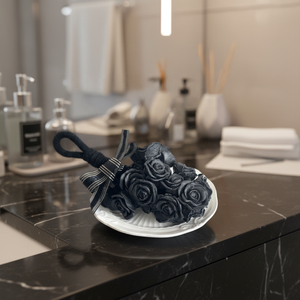 Jabón Decorativo Negro con Forma de Flor en Cuerda, Jabón Colgante para Baño, para Diseño Interior Minimalista y Estilo Gótico - Product Image 5