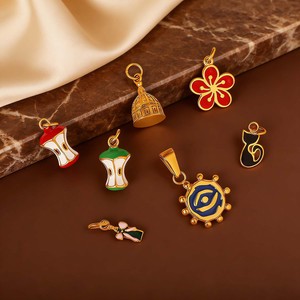 Olivia - Colgante de Acero Inoxidable con Baño de Oro de 18k, Diseño de Ojo de Gato, Mariposa, Nudo, Arquitectura de Gato, para Manualidades - Product Image 3