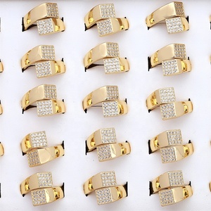 Jxx <span class=keywords><strong>Lot</strong></span> de En Stock Hommes Femmes <span class=keywords><strong>Bague</strong></span> En Alliage De Laiton Plaqué Or Dubaï Or De Luxe Mode Zircon Bijoux Anneau - Product Image 3