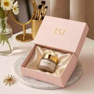 Botella de Perfume Hecha de Forma Sostenible con Vidrio Reciclado, Empaque Ecológico, Set de Regalo de Fragancia Vegana - Product Image 4