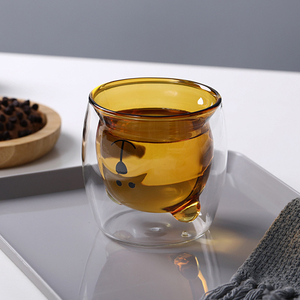 Vente en gros de tasses à café, lait et yaourt en verre borosilicate à double paroi Kawaii en forme d'ours pour le bureau, les anniversaires et Noël - Product Image 1