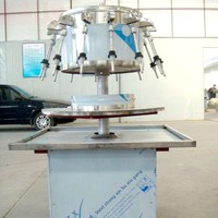Machine de remplissage de liquides entièrement automatique, électrique, haute précision, à mesure quantitative par pompe PLC, pour la mise en conserve de fruits, de sirops et de jus