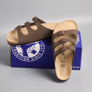 Sandalias de Corcho con Suela Flexible y Triple Correa Estilo Birkenstock, con Tres Hebillas, de Ante, Venta al por Mayor Directa de Fábrica, Compra a Granel - Product Image 1