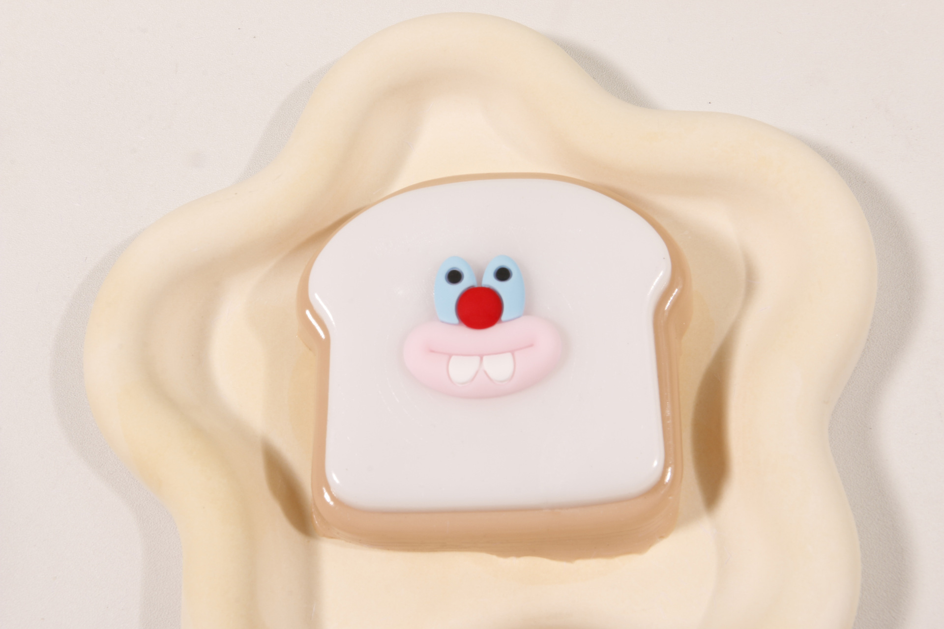 20700-ขนมปังปิ้งสีน้ำตาลพร้อมอารมณ์สกุชชี่