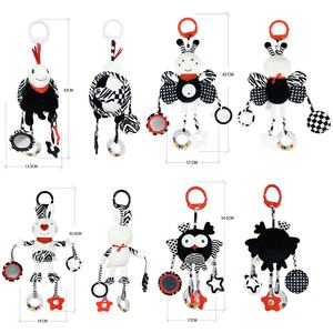 Anneau de dentition en peluche hochets froissés jouet grinçant berceau de bébé siège de voiture poussette noir et blanc carillon éolien Animal peluche jouet suspendu - Product Image 4