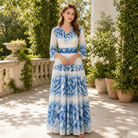 Robe longue plissée Miyake élégante à imprimé floral et col en V avec ourlet à volants, style resort, directement de l'usine, pour femme