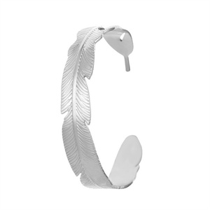 Joyería Hipoalergénica al por Mayor, Pulseras de Plumas Chapadas en Oro - Product Image 1