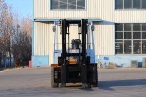 Montacargas Eléctrico MightyCargo CPD40 Nuevo, Llantas Sólidas, Mástil de Dos Etapas, 4WD, Uso en Interiores, Precio Bajo - Product Image 3