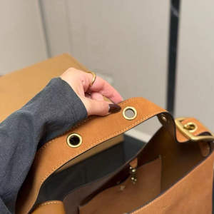 กระเป๋าโท้ทหนังแท้ลายตัวอักษร ดีไซน์หรูหรา สำหรับผู้หญิง ฤดูร้อน ชายหาด กันน้ำ ความจุขนาดใหญ่ - Product Image 5