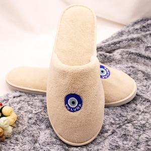 Zapatilla de hotel de algodón con estampado personalizado Coral, logotipo bordado, accesorios de viaje, comodidades desechables para hotel, fácil eliminación - Product Image 3