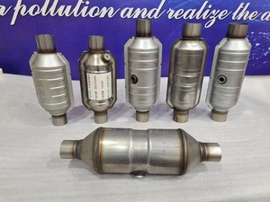 Meilleur <span class=keywords><strong>vendeur</strong></span> prix <span class=keywords><strong>de</strong></span> gros Auto Catalyst Converter OBD EURO 4/5 Car Exhaust Universal Catalytic Converter Filtros - Product Image 4