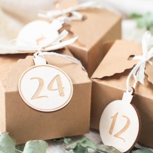 ป้ายตัวเลขทำจากไม้สำหรับตกแต่งปฏิทินอุปกรณ์สำหรับงานเลี้ยงพิมพ์ด้วยแสงยูวีพร้อมกราฟิกคริสต์มาสที่น่าสนใจ - Product Image 2