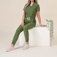 Design à la mode pour les travailleurs de l'hôpital, ensemble de jogging médical vert olive à col en v pour femmes