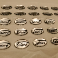 Résine auto-adhésive de forme de logo personnalisé de dôme 3d/époxyde découpé avec des matrices pour l'autocollant/label