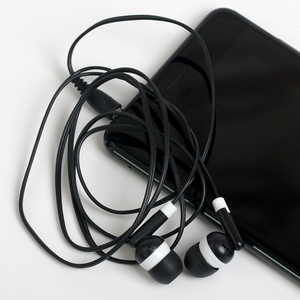 Écouteurs filaires jetables 3,5 mm intra-auriculaires stéréo pour musique sans micro pour bus, train ou avion, pour bibliothèque ou école - Product Image 5
