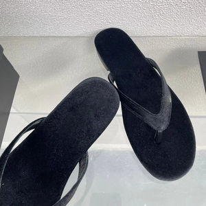 Sandales pour femmes à la mode en gros d'usine, en noir, luxueuses pour la plage, avec décorations synthétiques en forme de gouttelettes d'eau - Product Image 1