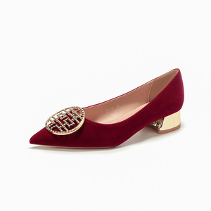 Zapatos de Novia Rojos de Tacón Bajo con Punta en Pico y Decoración de Hebilla, Zapatos de Fiesta de Boda con Tacón Mediano de 3cm 5cm - Product Image 5
